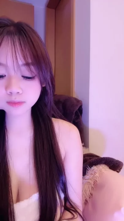 Screenshot 2 from Intimate FC2 PPV Solo — Petite Asian Amateur Reveals Face While Toying in Lingerie