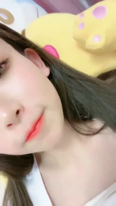 Jiajia’s FC2-PPV Japanese POV Experience — Petite Amateur in White Crop Top and Black Thigh-Highs のスクリーンショット 4