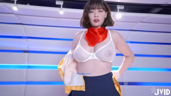 Screenshot 1 from Busty Japanese Cosplay POV — Woody-Themed Masturbation with Full Face