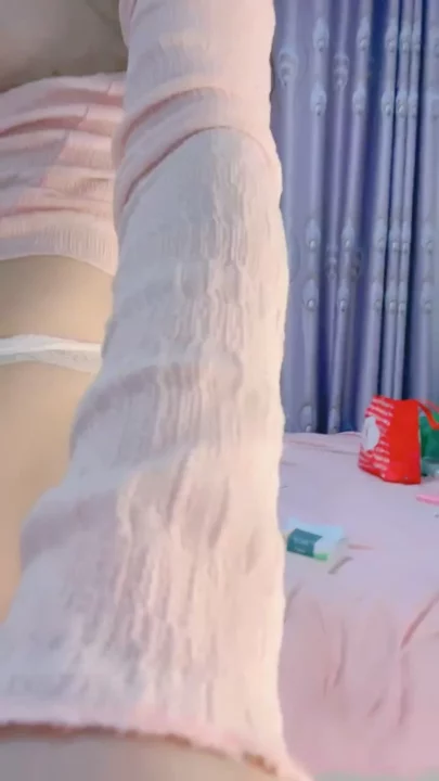 Screenshot 7 from Glasses-Wearing Amateur Beauty Teases with Dildo in Pink Bedroom — Japanese POV [FC2-PPV-378340]