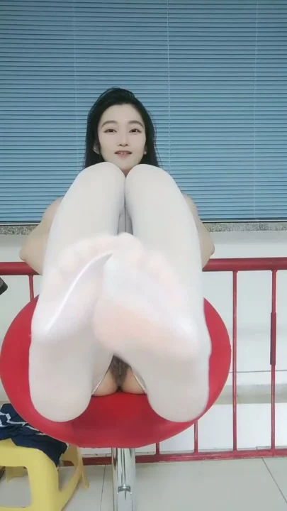 Screenshot 6 from Amateur Schoolgirl POV BJ — Uncensored Face-Shown Japanese Scene