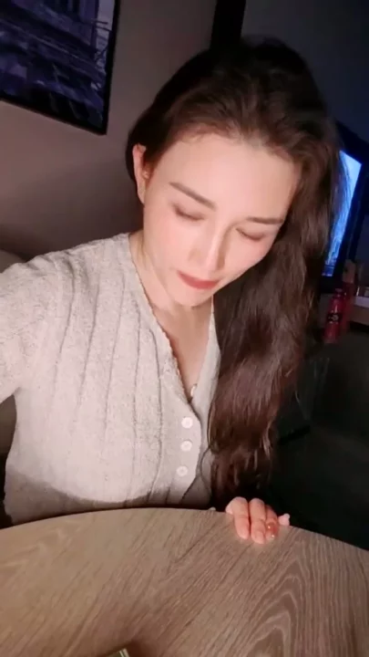 ヨーロッパの美しさを日本風の視点で: ホテルでの出会いとクリームパイのクライマックス のスクリーンショット 3