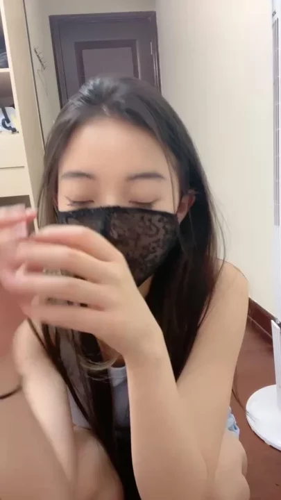 Masked Asian Amateur in Lingerie — Intense POV Creampie Scene のスクリーンショット 3