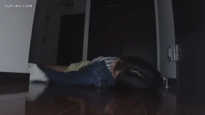 Raw FC2 POV Creampie — Petite Asian MILF Gagged and Pounded in Hotel のスクリーンショット 2