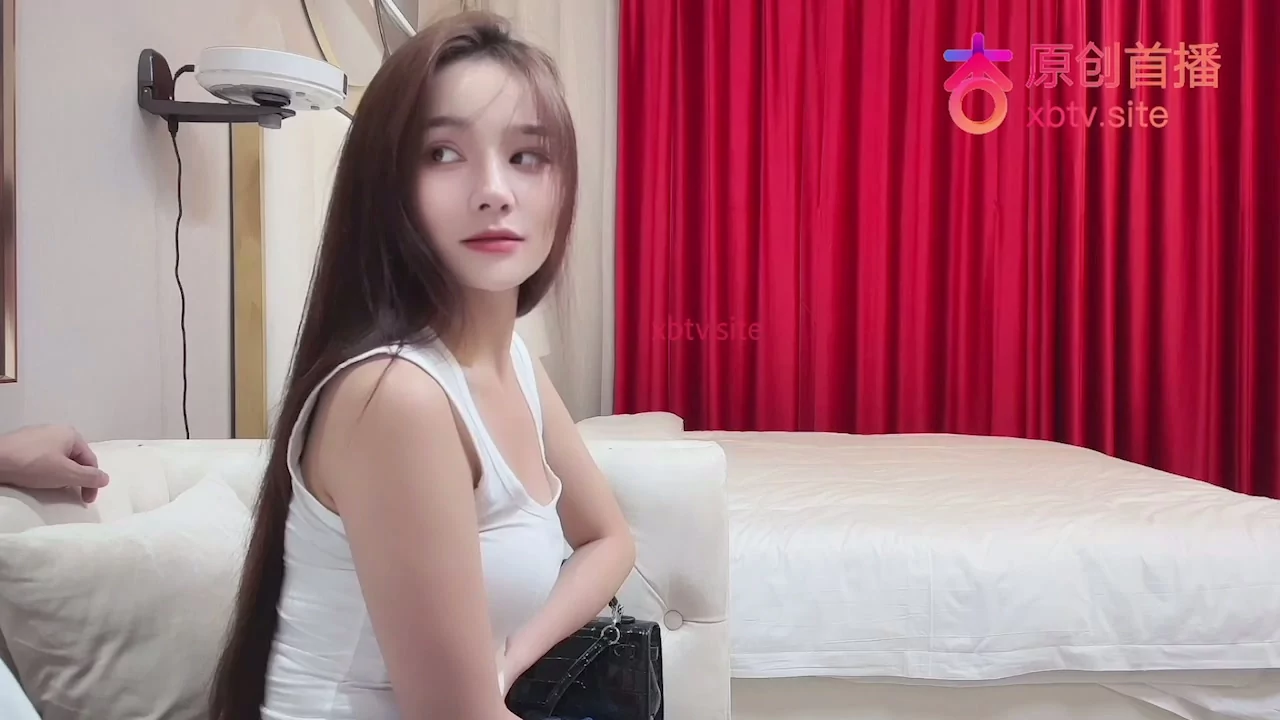 Play video: FC2-PPV 6021000: Qianqian’s Steamy Hotel Rendezvous — Lingerie MILF POV Creampie