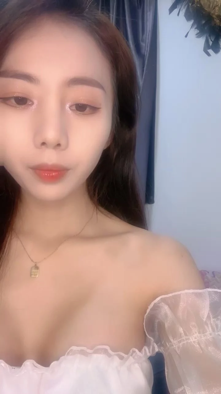 Play video: Japanese POV Uncensored — Petite Beauty in White Stockings Creampie