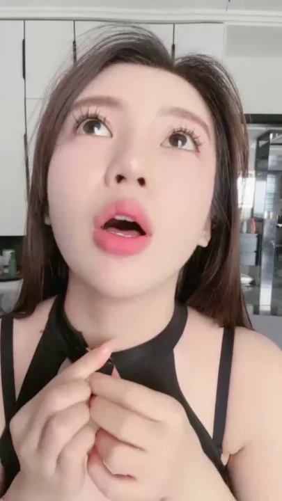 Screenshot 12 from Raw FC2 POV: Yiyi’s Intimate Bed Session with Hidden Partner — Uncensored Asian Amateur
