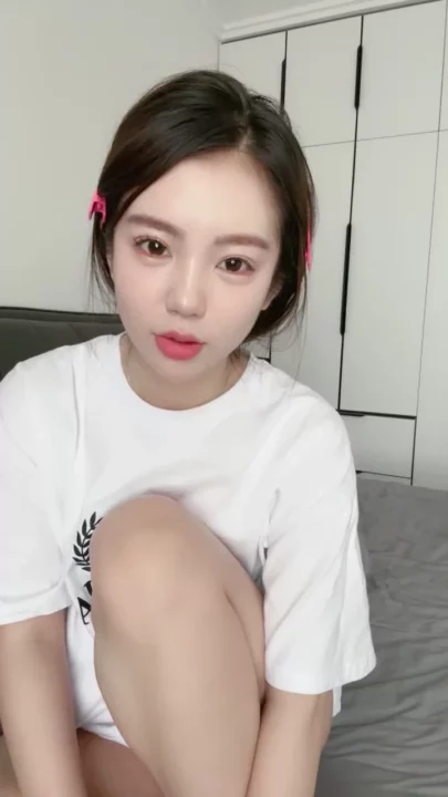 Screenshot 8 from Raw FC2 POV: Yiyi’s Intimate Bed Session with Hidden Partner — Uncensored Asian Amateur
