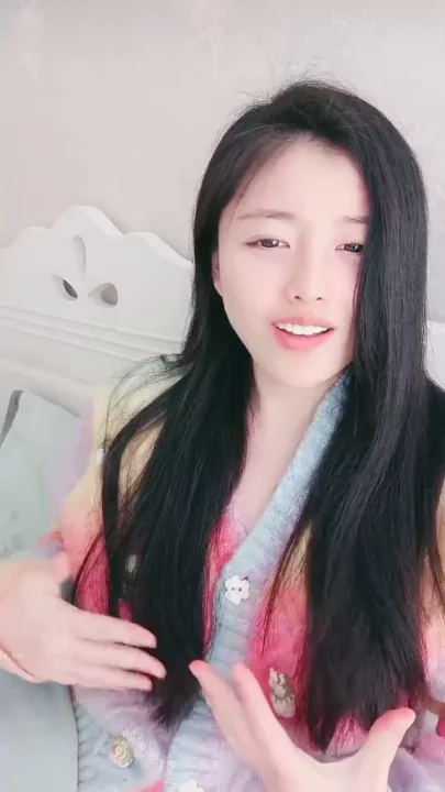 ASMR Lifestyle Video — Japanese Model in Pastel Outfits Showing Face のスクリーンショット 12