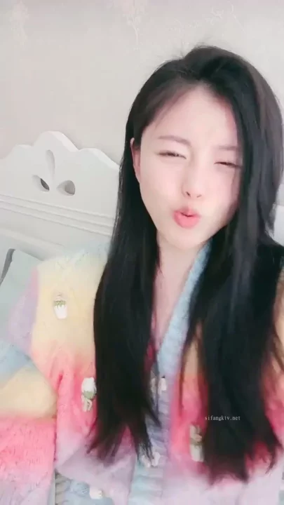 ASMR Lifestyle Video — Japanese Model in Pastel Outfits Showing Face のスクリーンショット 15