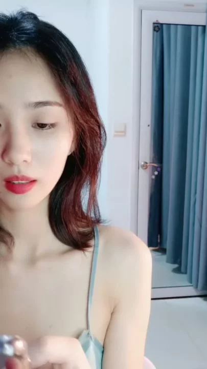 Natural B-Cup Japanese Solo in Sheer Black Lace — Intimate Lingerie Tease のスクリーンショット 22