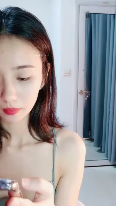 Natural B-Cup Japanese Solo in Sheer Black Lace — Intimate Lingerie Tease のスクリーンショット 24