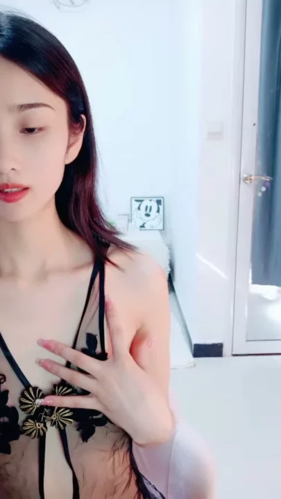 Natural B-Cup Japanese Solo in Sheer Black Lace — Intimate Lingerie Tease のスクリーンショット 4