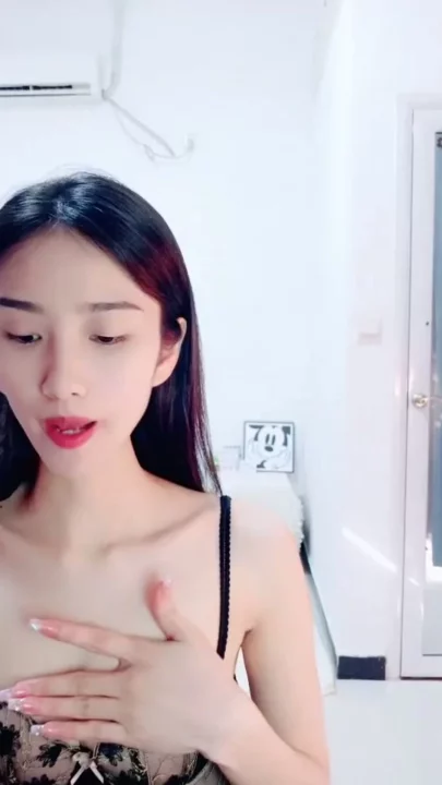 Natural B-Cup Japanese Solo in Sheer Black Lace — Intimate Lingerie Tease のスクリーンショット 10