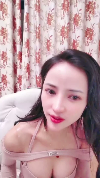 Latina POV Uncensored — Blowjob and Creampie in Bedroom with White Partner のスクリーンショット 6