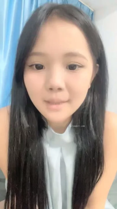 Exclusive Leaked Footage: Asian Petite Solo Session in Blue-Tiled Bathroom のスクリーンショット 35