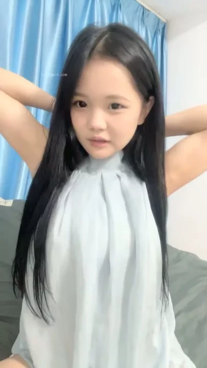 Exclusive Leaked Footage: Asian Petite Solo Session in Blue-Tiled Bathroom のスクリーンショット 39