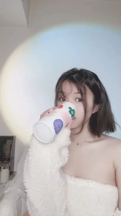 Screenshot 6 from JAV-Style Lingerie Showcase — Petite Asian Solo Tease with Full Face Reveal