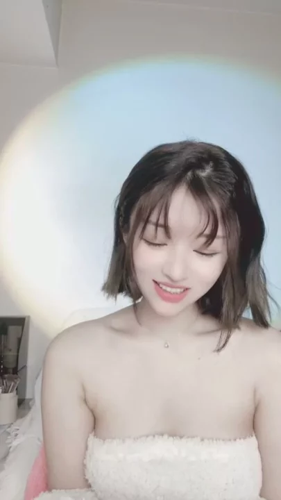 Screenshot 8 from JAV-Style Lingerie Showcase — Petite Asian Solo Tease with Full Face Reveal