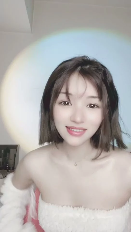 Play video: JAV-Style Lingerie Showcase — Petite Asian Solo Tease with Full Face Reveal