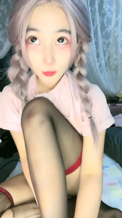 Solo Asian Nurse in Pink Teases with Dildo — Stockings & Shaved Pussy on Display のスクリーンショット 13