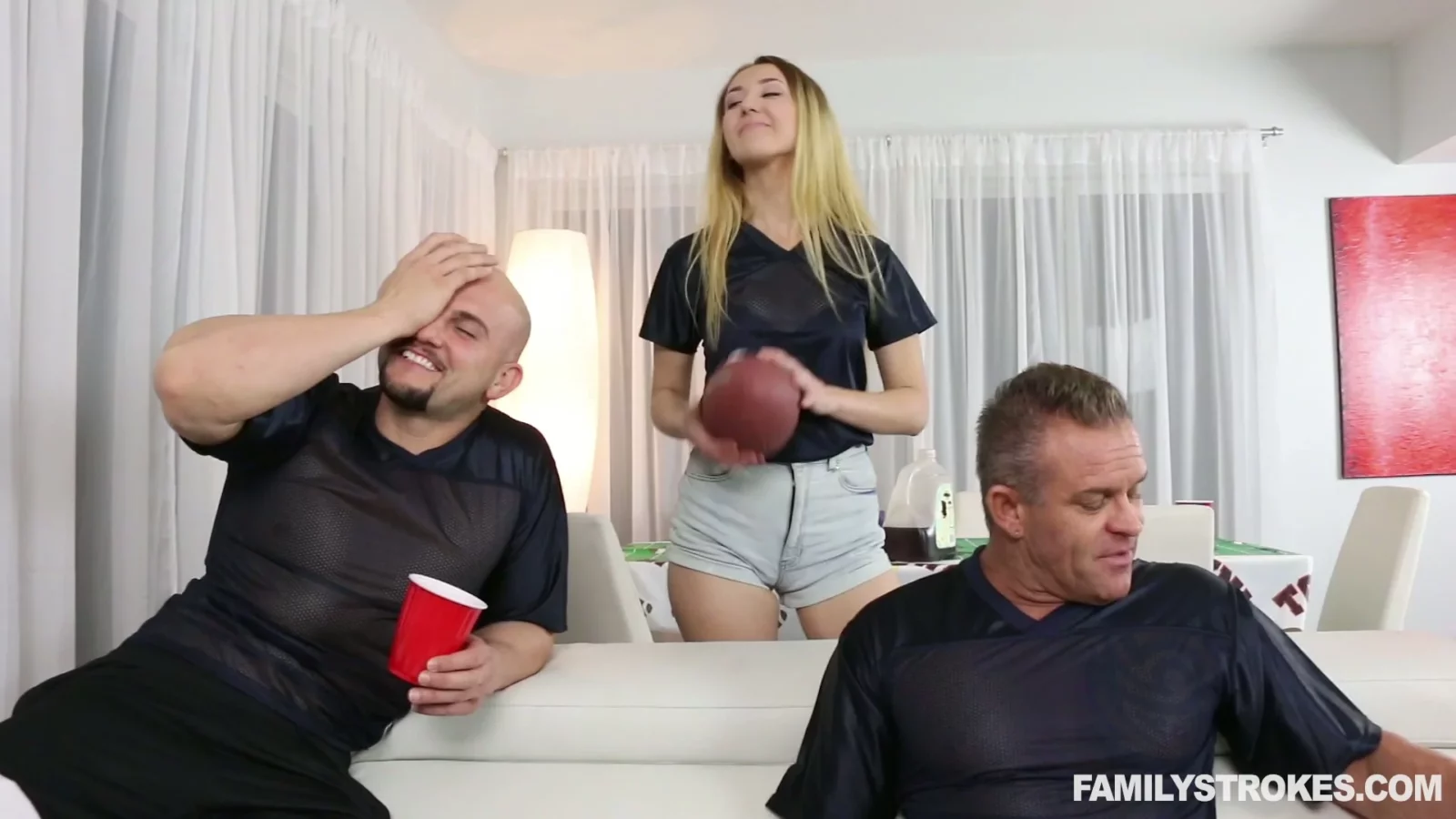 動画を再生:Raw Asian Gangbang POV — Living Room Anal & Deep Throat Action with Busty Blonde