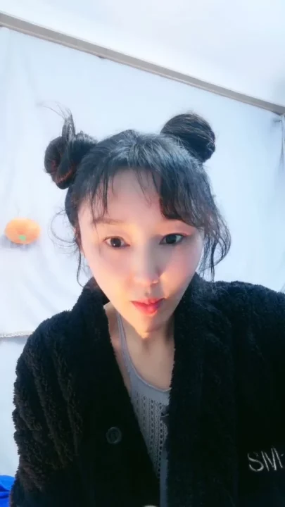 Screenshot 3 from Petite Asian Ranxi Livestream Solo — Twintails & Lingerie Self-Pleasure