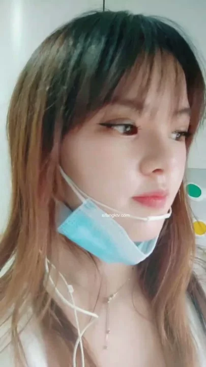 Screenshot 14 from Timid Japanese Schoolgirl Solo Video — Full Face Visible in Park
