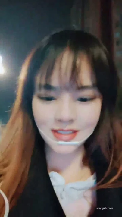 Screenshot 28 from Timid Japanese Schoolgirl Solo Video — Full Face Visible in Park