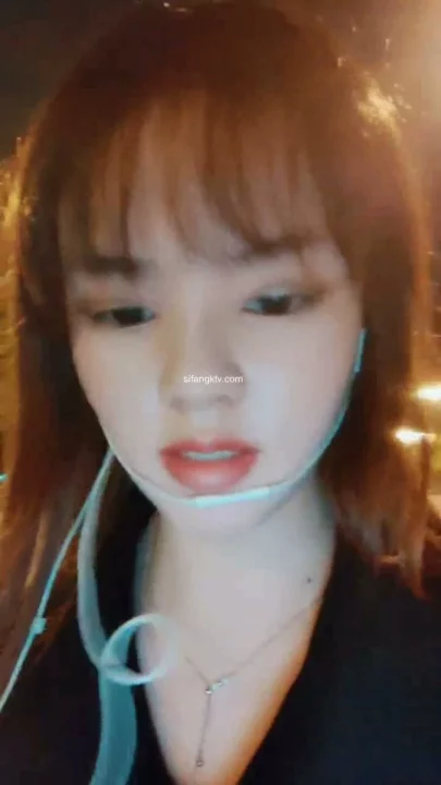 Screenshot 30 from Timid Japanese Schoolgirl Solo Video — Full Face Visible in Park