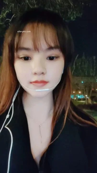 Screenshot 32 from Timid Japanese Schoolgirl Solo Video — Full Face Visible in Park