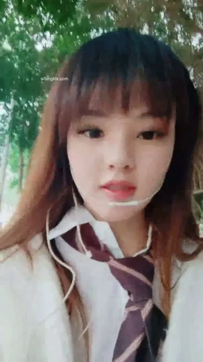 Screenshot 2 from Timid Japanese Schoolgirl Solo Video — Full Face Visible in Park