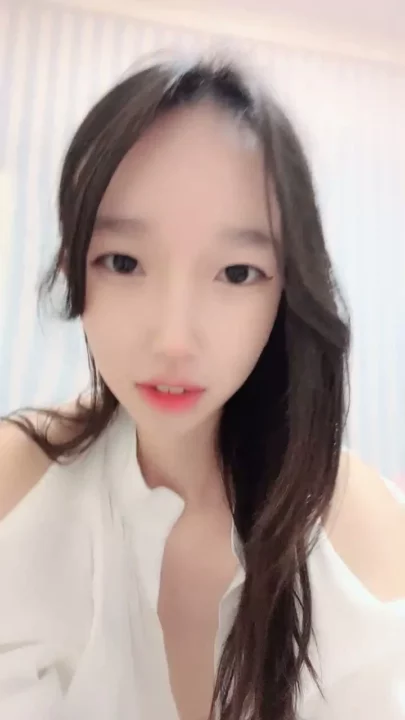 Uncensored Asian Solo Play — Petite Performer Reveals Face in Self-Recorded Session のスクリーンショット 10