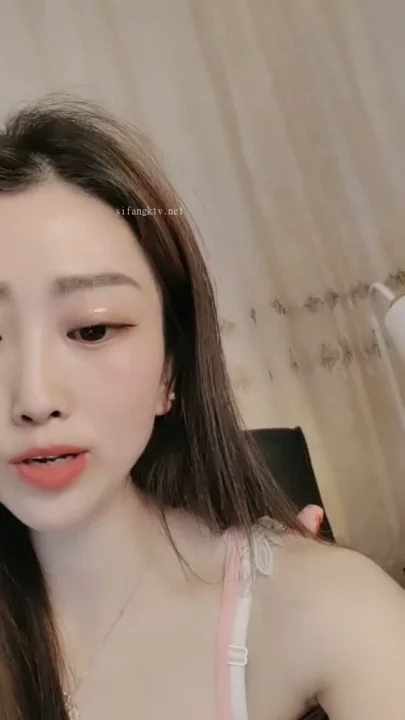 アジアのアマチュアミミがソロライブストリーム中にピンクのランジェリーで flirt しています のスクリーンショット 16