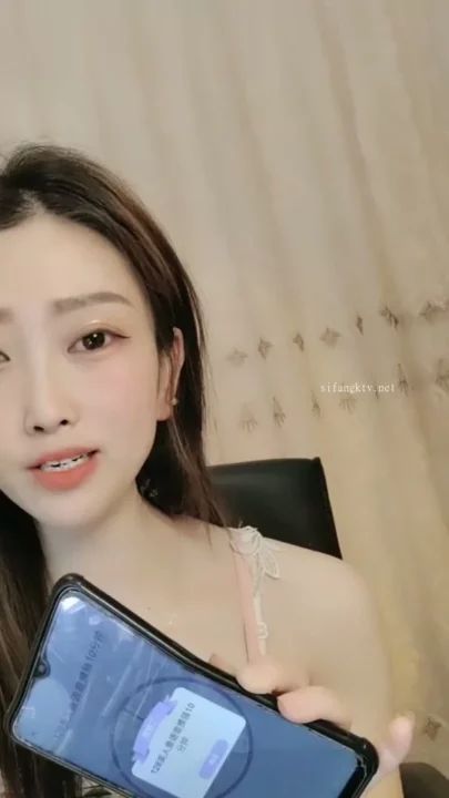 アジアのアマチュアミミがソロライブストリーム中にピンクのランジェリーで flirt しています のスクリーンショット 3