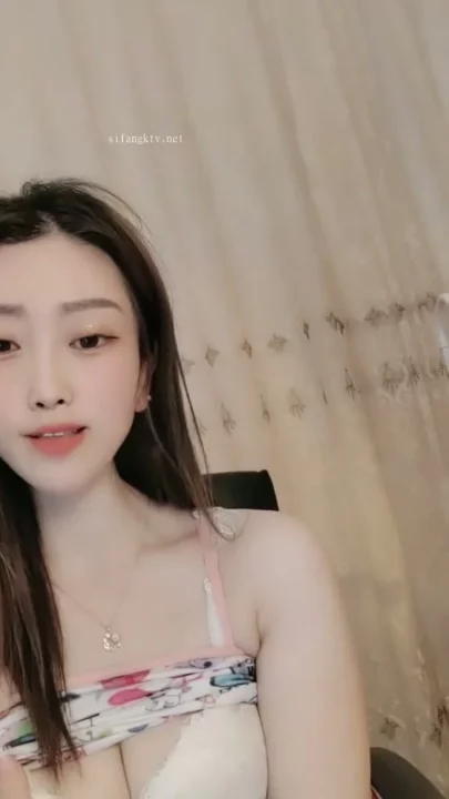 アジアのアマチュアミミがソロライブストリーム中にピンクのランジェリーで flirt しています のスクリーンショット 6