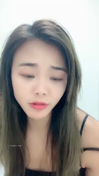 Screenshot 12 from Yiyi Livestreams Solo in Beige Hoodie — Asian Selfie Masturbation