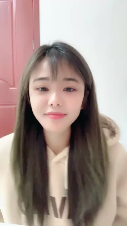 Screenshot 4 from Yiyi Livestreams Solo in Beige Hoodie — Asian Selfie Masturbation