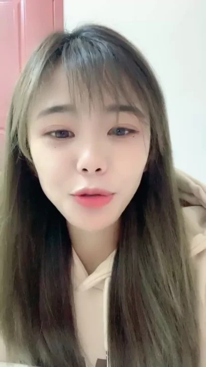 Screenshot 5 from Yiyi Livestreams Solo in Beige Hoodie — Asian Selfie Masturbation