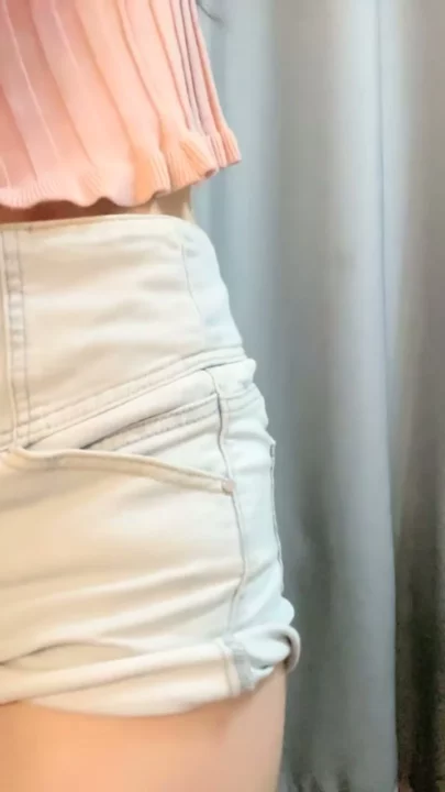 Petite Asian Solo Toy Play — Intimate POV Masturbation in Lingerie のスクリーンショット 2