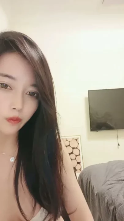 Lingerie-Clad Japanese Amateur Goes Solo — Full Face Visible in POV Masturbation のスクリーンショット 16