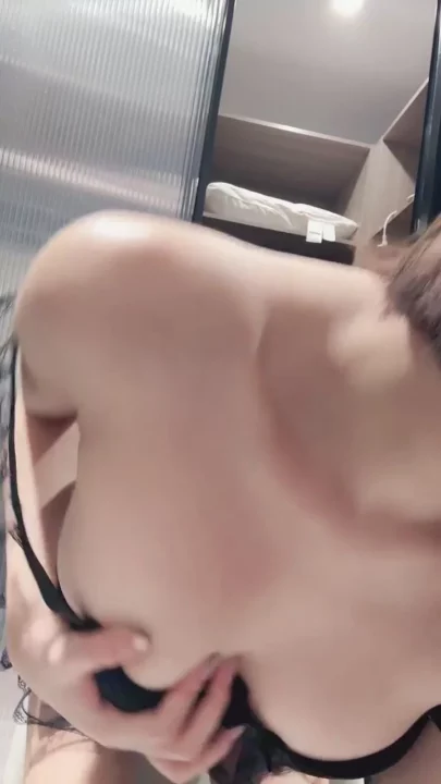 Petite Asian Solo Play — Black Lace & Bunny Ears in POV Masturbation Scene のスクリーンショット 16
