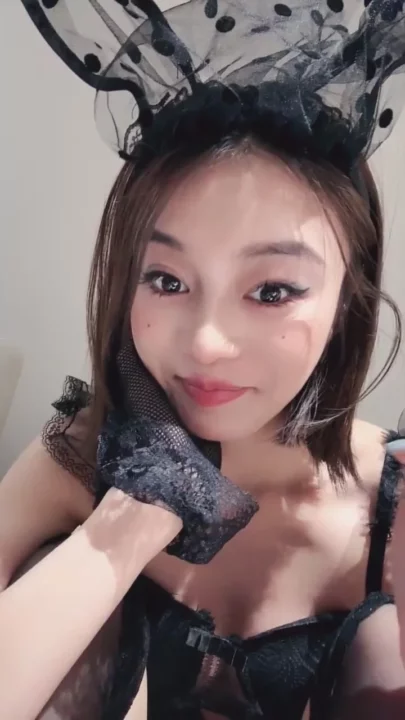 Petite Asian Solo Play — Black Lace & Bunny Ears in POV Masturbation Scene のスクリーンショット 27