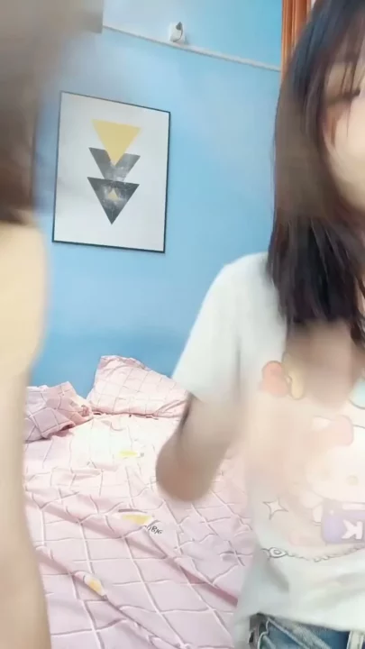 Screenshot 3 from Petite East Asian Twins in Raw Hotel Lesbian Encounter — Full Face Visible