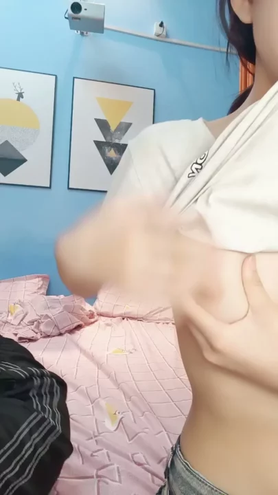 Screenshot 8 from Petite East Asian Twins in Raw Hotel Lesbian Encounter — Full Face Visible