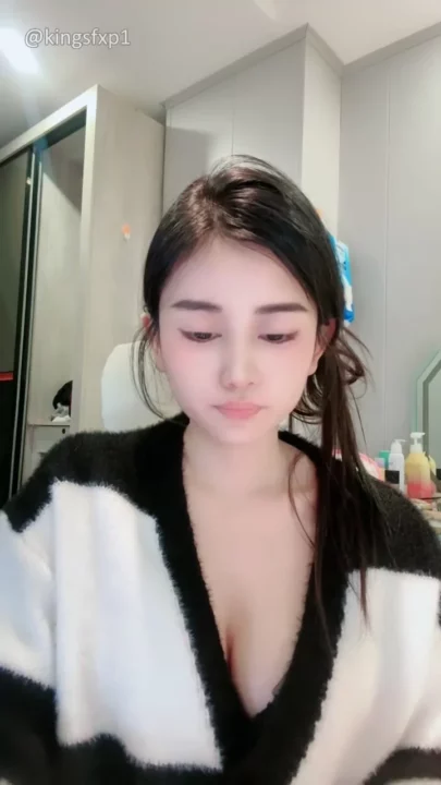 Screenshot 18 from Jia Jia’s Uncensored Solo Session — Petite Asian Plays With Pink Toy