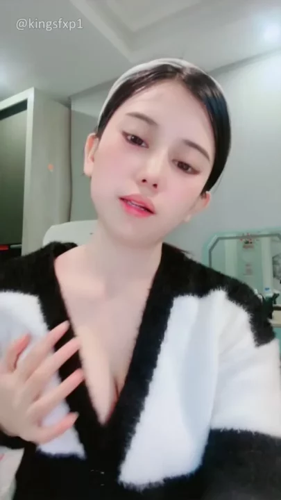 Screenshot 26 from Jia Jia’s Uncensored Solo Session — Petite Asian Plays With Pink Toy