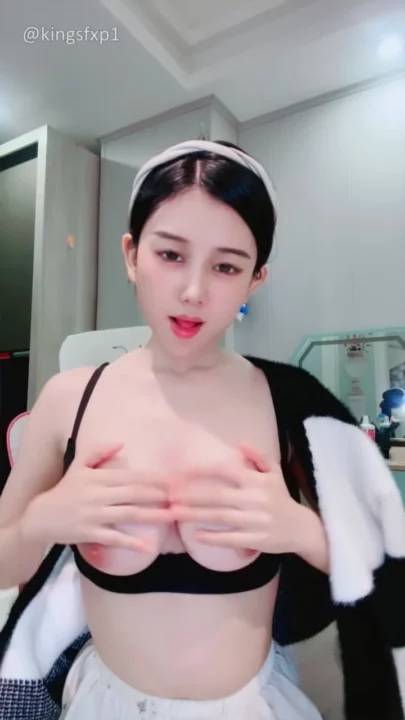 Screenshot 27 from Jia Jia’s Uncensored Solo Session — Petite Asian Plays With Pink Toy