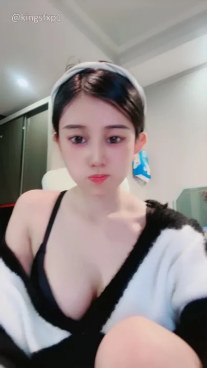 Screenshot 32 from Jia Jia’s Uncensored Solo Session — Petite Asian Plays With Pink Toy