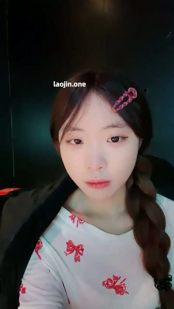 Play video: Self-Shot Asian Beauty in Stockings Teases with Dildo — LaoJin.One Exclusive